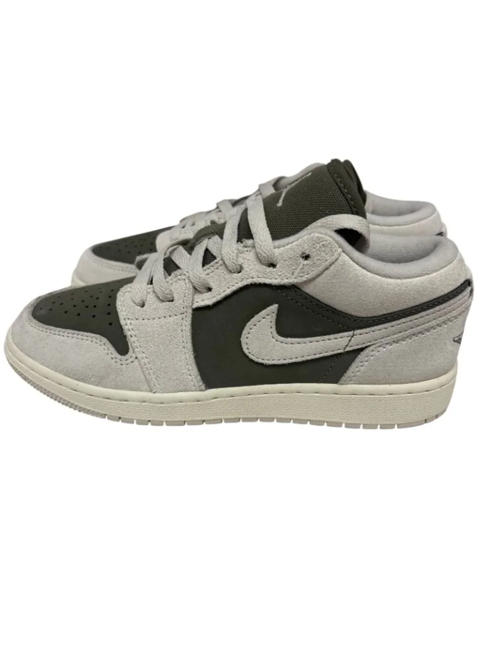 Nike Big Kids Air Jordan 1 Low SE Athletic Shoes Green/Grey  Size 4.5Y